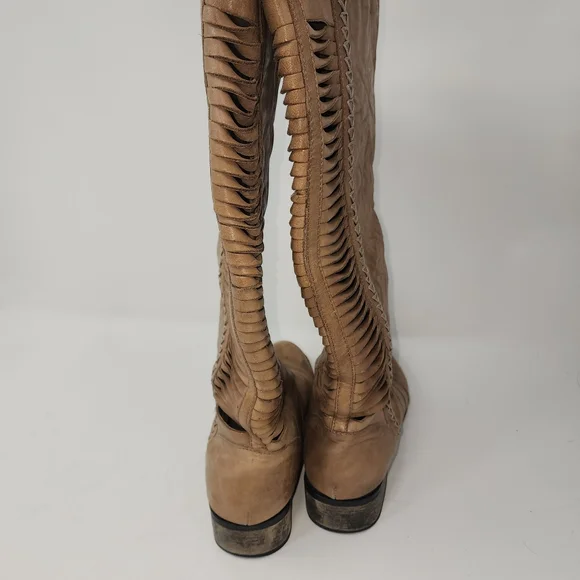 Very Volatile Fringe Riding Boot Leather Taupe women's 6.5 - Picture 4 of 16